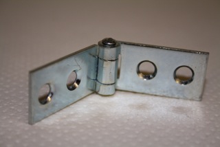 SIDEBOARD HINGES WITH RIVETS